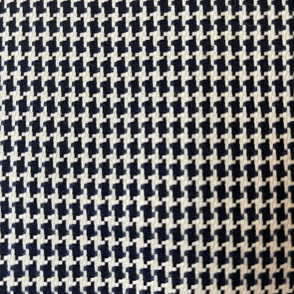 Guy Laroche - Picture 2 of 6